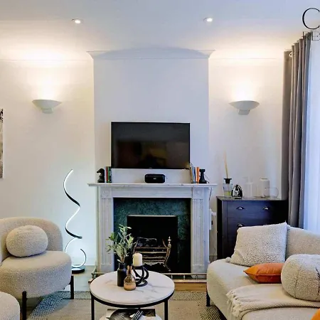 Charming Mews House In The Heart Of South Kensington Apartment