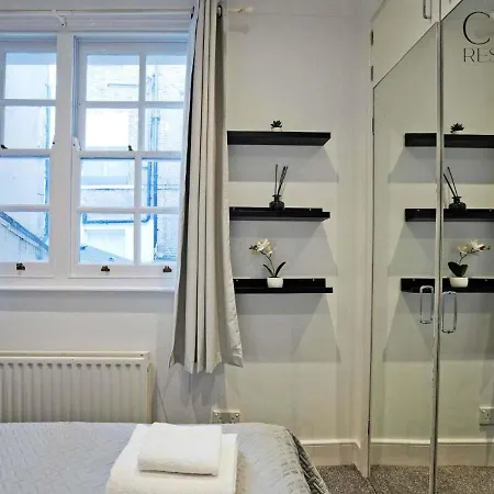 Charming Mews House In The Heart Of South Kensington