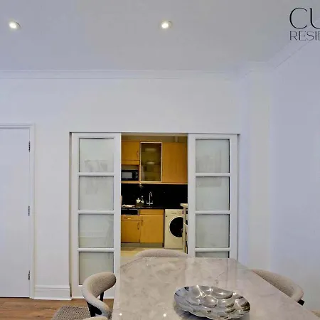 Charming Mews House In The Heart Of South Kensington * London