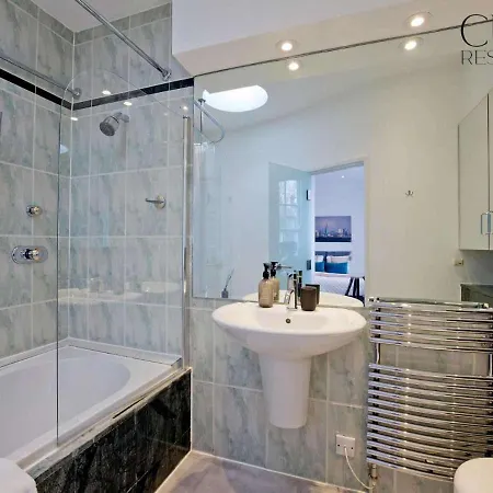 Charming Mews House In The Heart Of South Kensington
