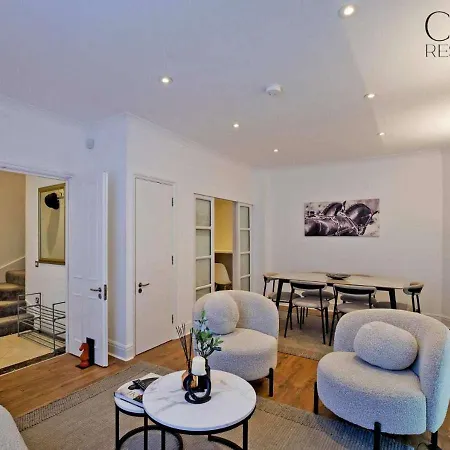 Charming Mews House In The Heart Of South Kensington Apartment