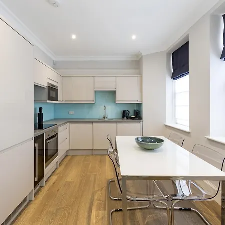 Buckingham & Lloyds Knightsbridge 5* London