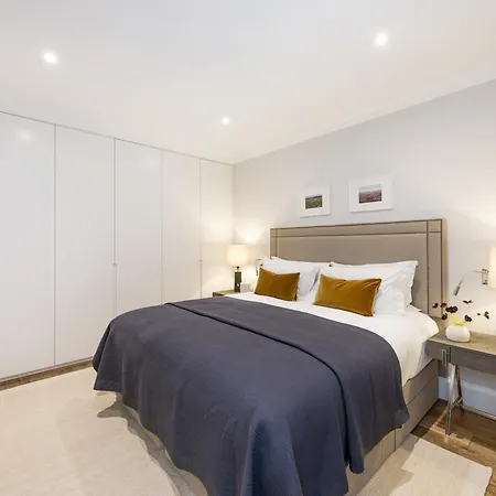 Buckingham & Lloyds Knightsbridge Aparthotel London