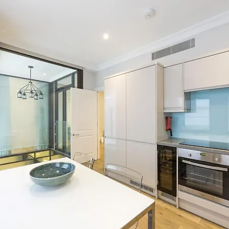 Buckingham & Lloyds Knightsbridge Aparthotel 5*