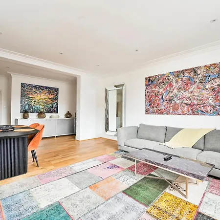 Beautifully Furnished Flat Near Hyde Park Apartment *