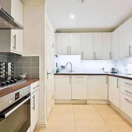 Beautifully Furnished Flat Near Hyde Park London
