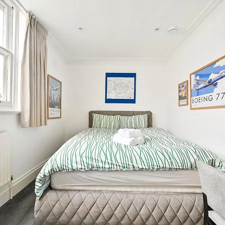 Beautifully Furnished Flat Near Hyde Park Apartment *