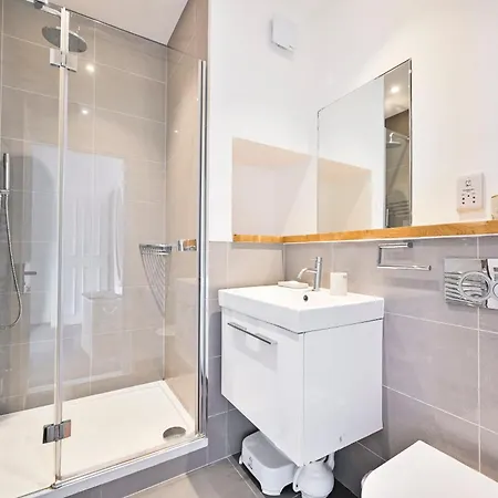 Beautifully Furnished Flat Near Hyde Park *