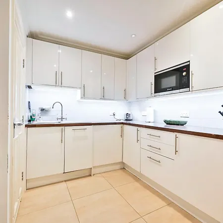 Apartment Beautifully Furnished Flat Near Hyde Park London