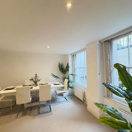 Sophisticated 2 Bed Apartment, Hyde Park * London