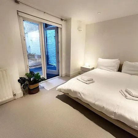 Apartment Sophisticated 2 Bed Apartment, Hyde Park London