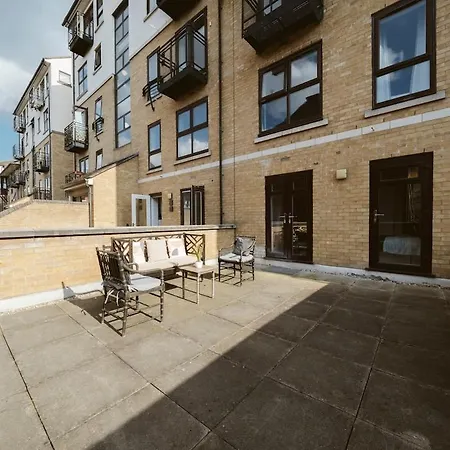 Apartment Cosy 2 Bdr Flat 5 Min To Excel Free Car Parking