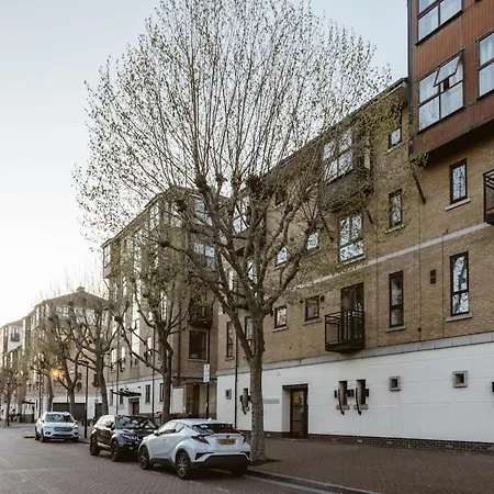 Cosy 2 Bdr Flat 5 Min To Excel Free Car Parking London