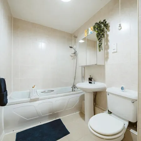 Apartment Cosy 2 Bdr Flat 5 Min To Excel Free Car Parking *