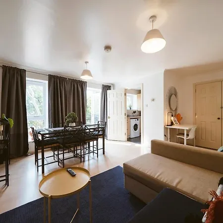 Cosy 2 Bdr Flat 5 Min To Excel Free Car Parking Apartment *