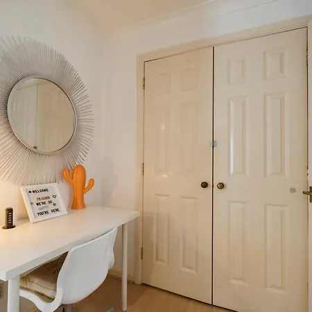 Cosy 2 Bdr Flat 5 Min To Excel Free Car Parking Apartment
