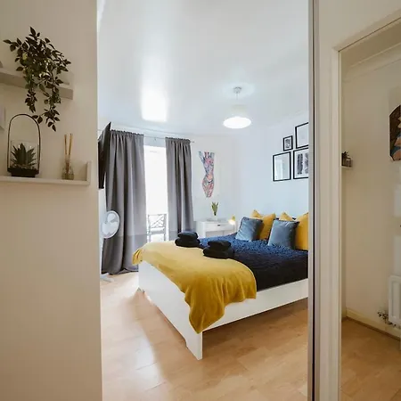 Cosy 2 Bdr Flat 5 Min To Excel Free Car Parking *