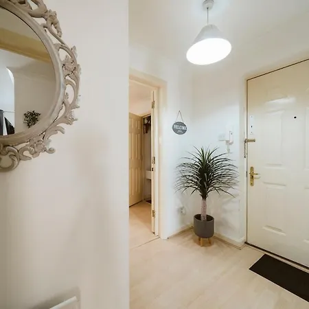 Cosy 2 Bdr Flat 5 Min To Excel Free Car Parking Apartment *
