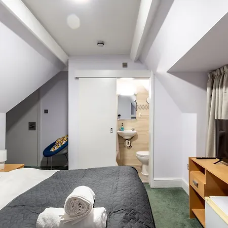Hotel Gatwick *