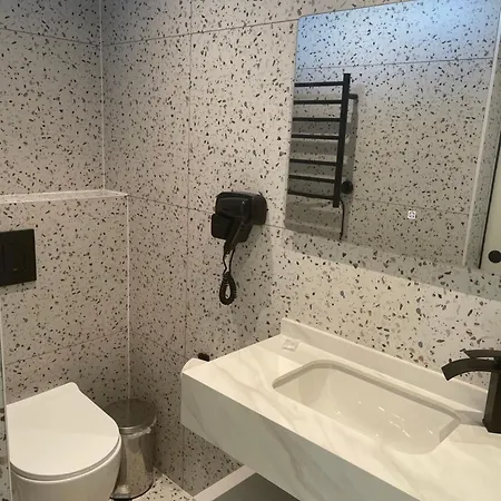 Hotel Rosemay Near London Heathrow Airport