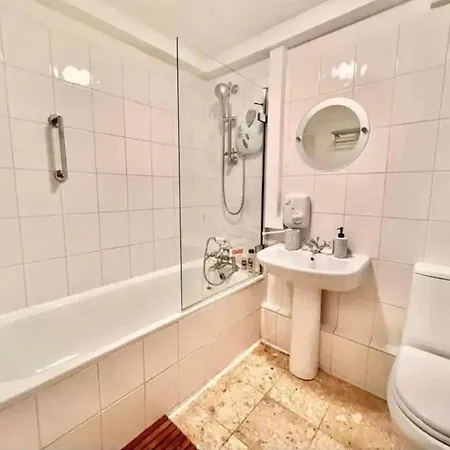 Bright And Quiet 1-bed In Notting Hill Apartment *