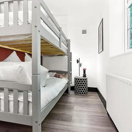 Trendy Finchley 2 Bed Gem Slp 6 With Free Parking