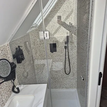 Hotel Rosemay Near London Heathrow Airport