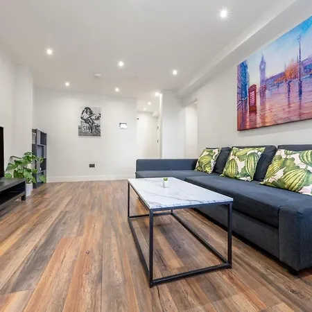 West Sleeps 5 - Zone 2 *