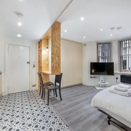 Beaufort Gardens Apartment *