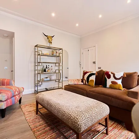 The Chelsea Gem - Charming 1bdr With Balcony *