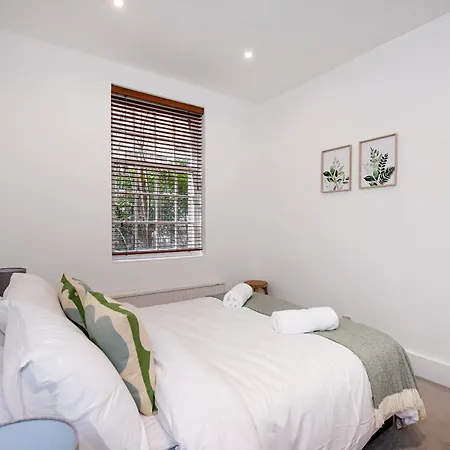 Notting Hill Large 3 Bed * London