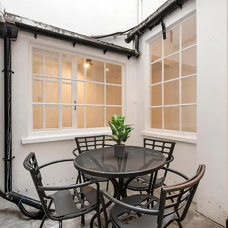 Notting Hill Large 3 Bed Apartment