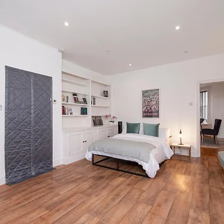 Notting Hill Large 3 Bed *