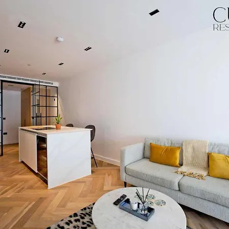 Apartment Elegant Kensington With Private Balcony