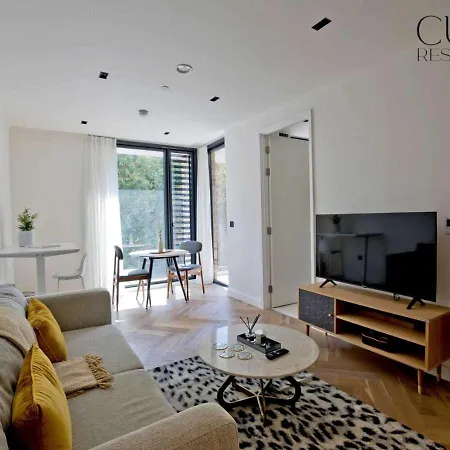 Elegant Kensington With Private Balcony London