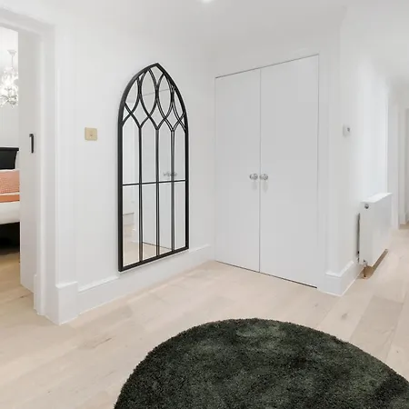 Luxury 2 Bedrooms In South Kensington * Londen