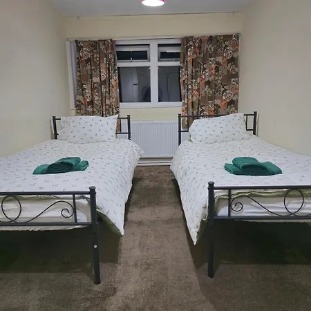 Apartment Sw20 Serviced *
