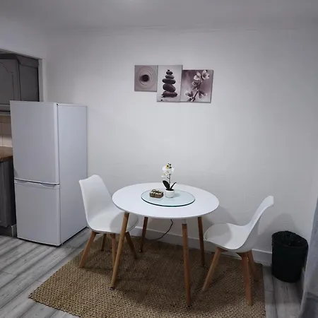 Apartment Sw20 Serviced *
