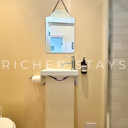 Luxury 2-bedroom Apt, Corporates And Families Apartment