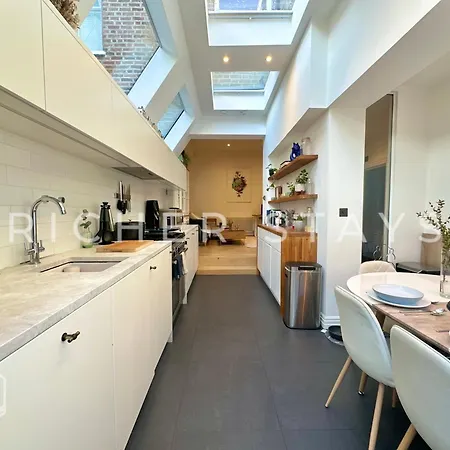Apartment Luxury 2-bedroom Apt, Corporates And Families London