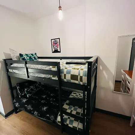 Kilburn Guest 167
