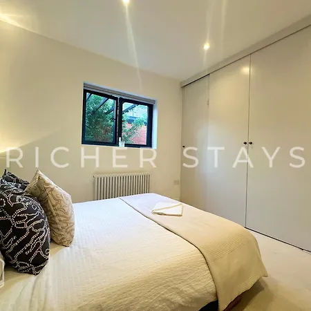 Apartment Luxury 2-bedroom Apt, Corporates And Families London