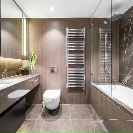 4m Pounds Luxury Tower Bridge Direct Views Sleeps 7 شقة *