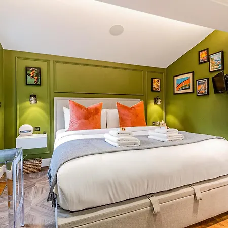 Stylish 2br Flat W Gardn In Wood Green, 2 Min Tube 公寓 伦敦
