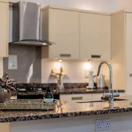 Elegant 1 Bedroom Flat In The Heart Of Kensington Apartment London