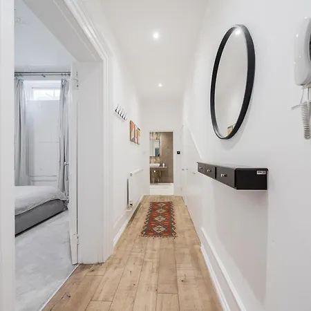 Elegant 1 Bedroom Flat In The Heart Of Kensington Apartment London