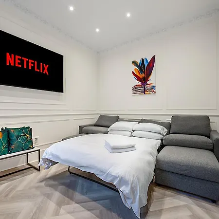 Pimlico Brand New Luxury * London