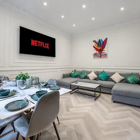 Pimlico Brand New Luxury * London