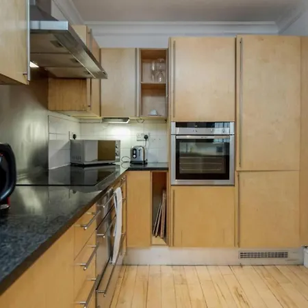 2br, Garden, Nespresso Machine, Direct Access לונדון