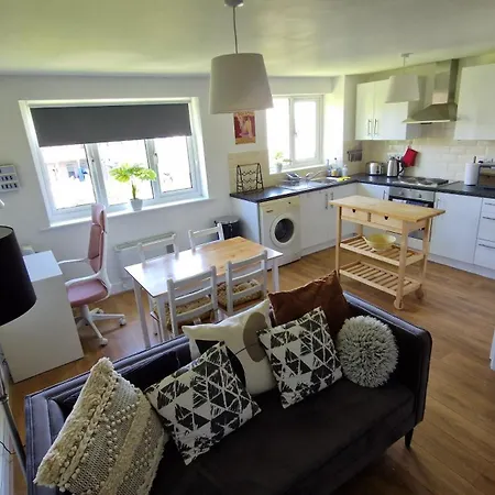 Apartment Lovely 1 Bedroom Flat